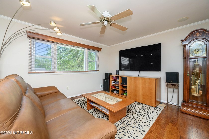 Home Sweet Home! Beautiful 3 Bed 2.5 Bath Expanded Bi-Level with - photo 4