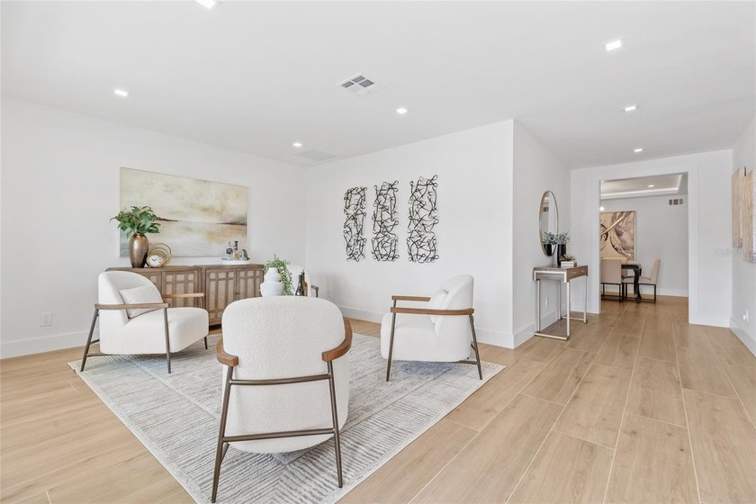 New Price! BEAUTIFULLY REMODELED AND MOVE IN READY IN THE HEART - photo 8