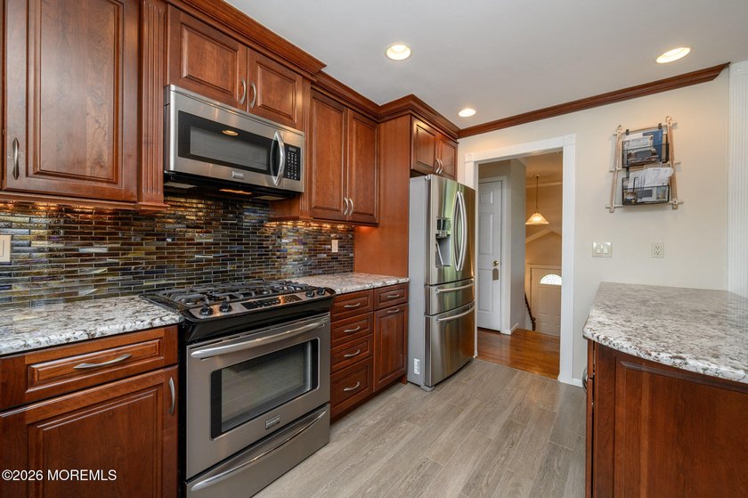 Home Sweet Home! Beautiful 3 Bed 2.5 Bath Expanded Bi-Level with - photo 10