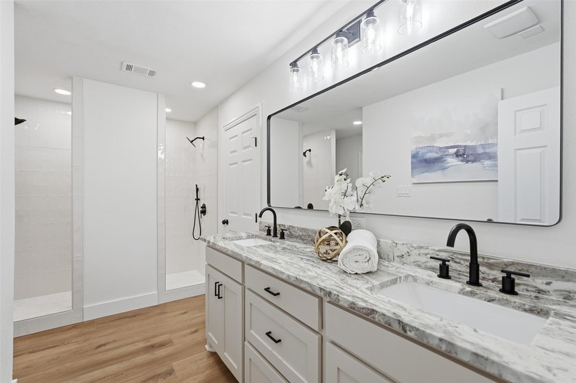 Discover this beautiful 5 bedroom, 4 bath 2 story home located - photo 15