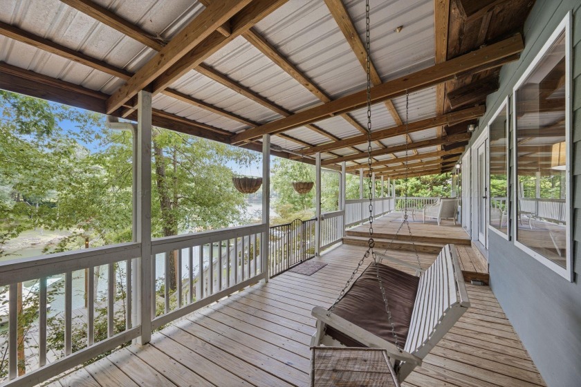 Smith Lake living at its finest! This spacious 5BR/3BA lakefront - photo 15
