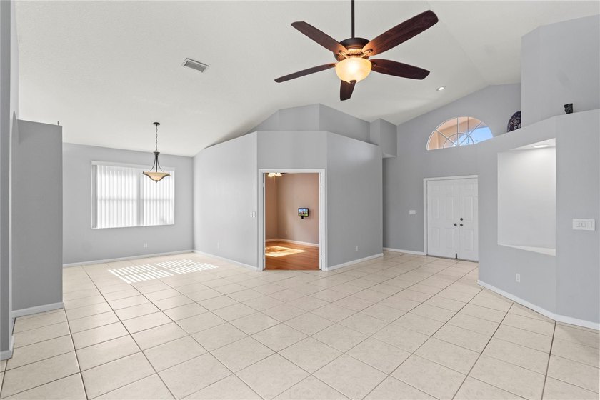 JUST REDUCED BELOW MARKET PRICE FOR QUICK SALE! GREAT INVESTMENT - photo 6
