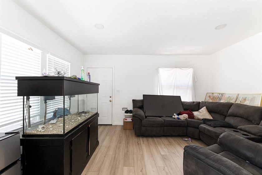 Renovated duplex with both units tenant-occupied, Each unit - photo 19