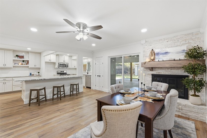 Discover this beautiful 5 bedroom, 4 bath 2 story home located - photo 24
