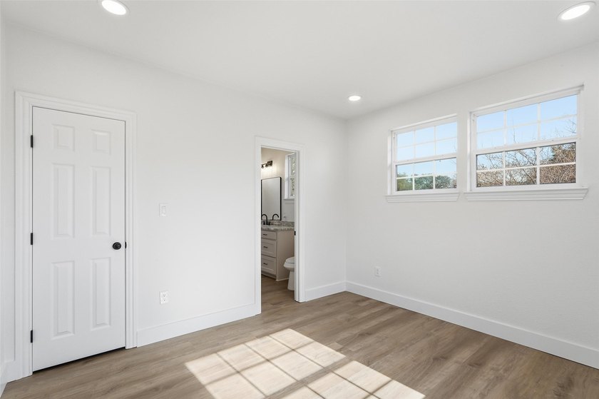 Discover this beautiful 5 bedroom, 4 bath 2 story home located - photo 30