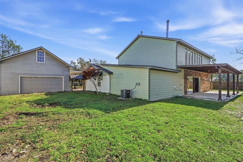 Discover this beautiful 5 bedroom, 4 bath 2 story home located - photo 36