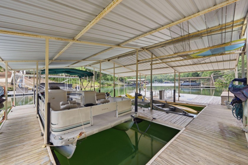 Smith Lake living at its finest! This spacious 5BR/3BA lakefront - photo 41