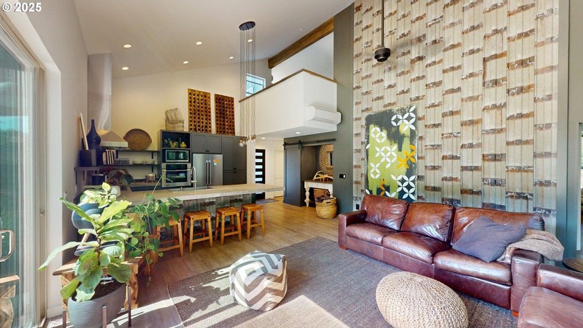 This expansive 2,188 sq. ft. home in Gold Beach, Oregon, offers - photo 7
