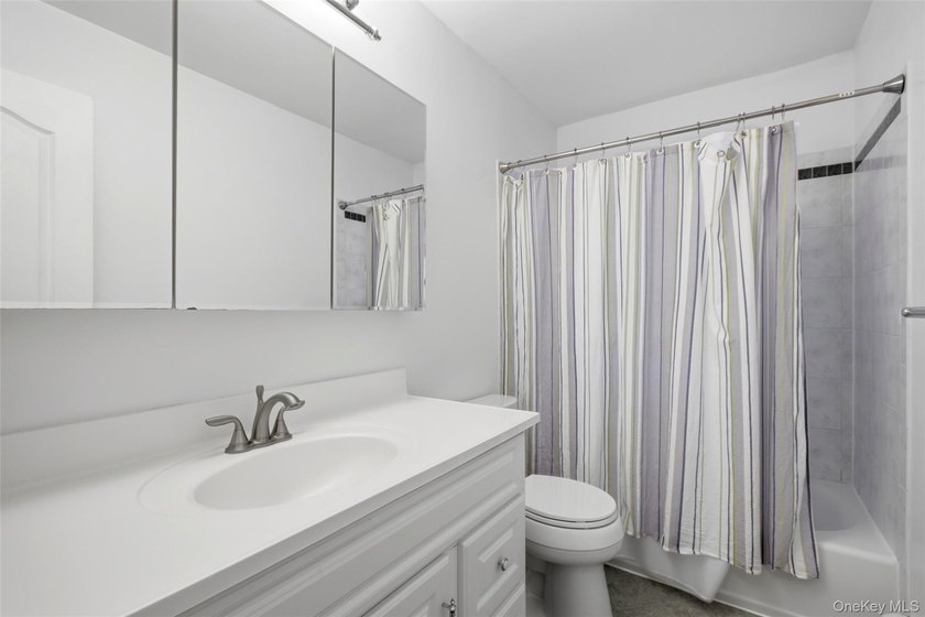 Welcome to this charming and well maintained 4 bedroom, 2 bath - photo 9