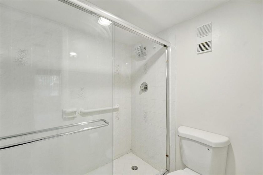 Priced to sell. This is your chance to own a rarely available - photo 17
