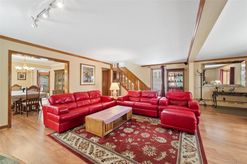 Welcome home to the highly sought-after Stephenson Park - photo 3