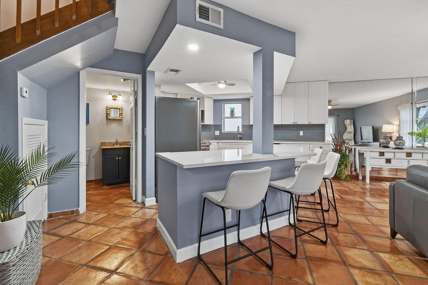 Welcome to 170 Seabreeze Circle in beautiful Jupiter, FL! Your - photo 11