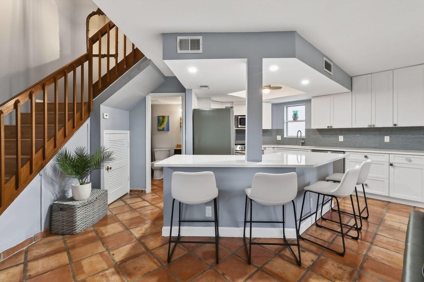 Welcome to 170 Seabreeze Circle in beautiful Jupiter, FL! Your - photo 12