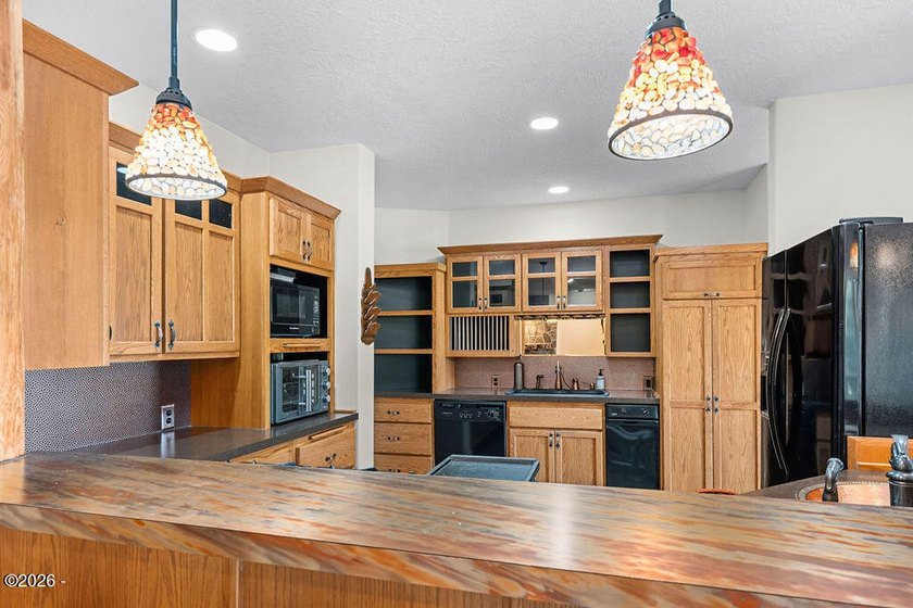 Rare, 5 bedroom, universally designed, lakefront, income - photo 15