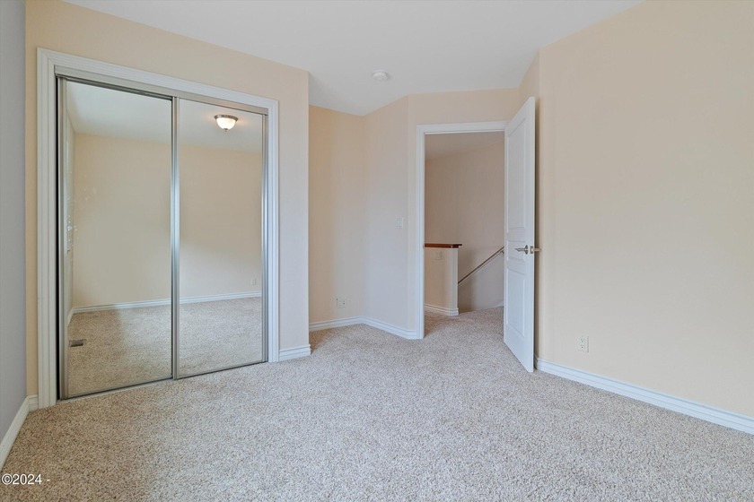 OCEANFRONT high bank townhome features sweeping ocean views that - photo 15