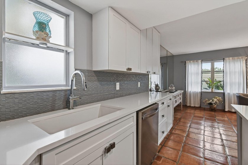 Welcome to 170 Seabreeze Circle in beautiful Jupiter, FL! Your - photo 17
