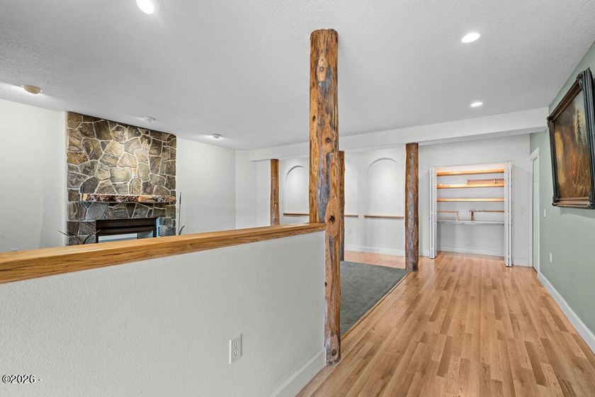 Rare, 5 bedroom, universally designed, lakefront, income - photo 18