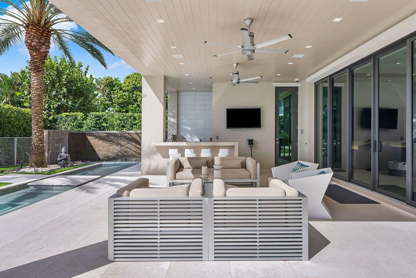 A commanding presence on Royal Palm Yacht &amp; Country Club's Grand - photo 19