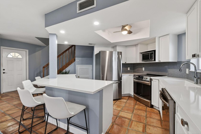 Welcome to 170 Seabreeze Circle in beautiful Jupiter, FL! Your - photo 20