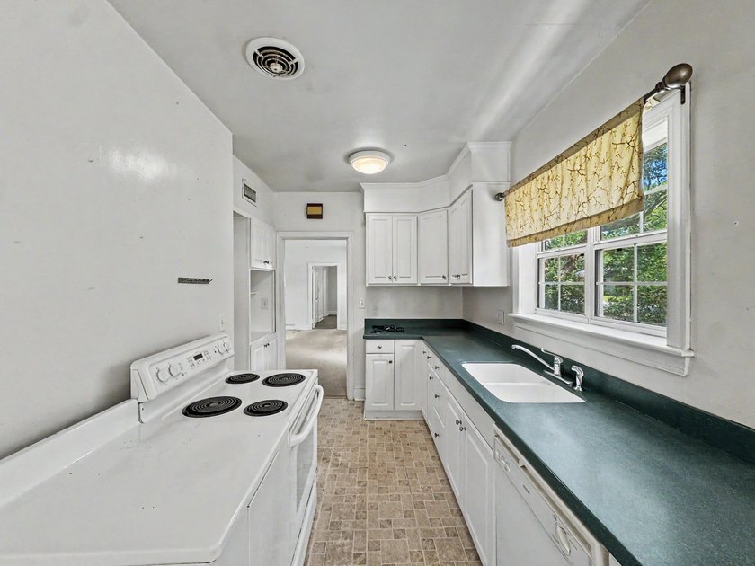 305 Geddes Avenue presents an excellent opportunity for - photo 3