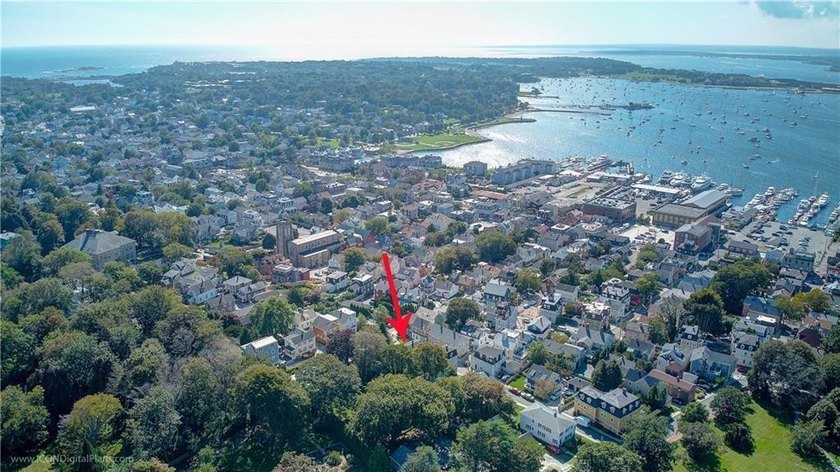 Experience the perfect blend of historic Newport charm and - photo 3
