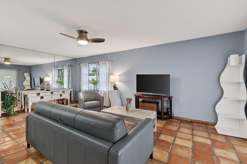 Welcome to 170 Seabreeze Circle in beautiful Jupiter, FL! Your - photo 25