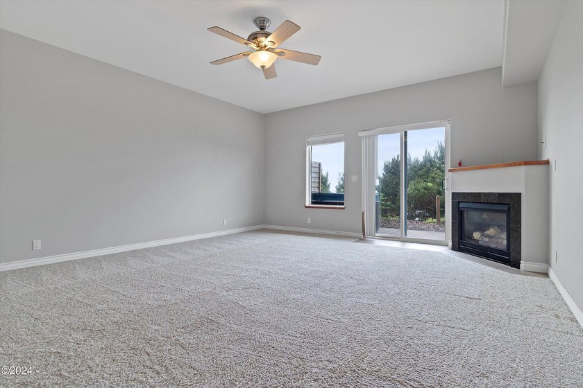 OCEANFRONT high bank townhome features sweeping ocean views that - photo 28
