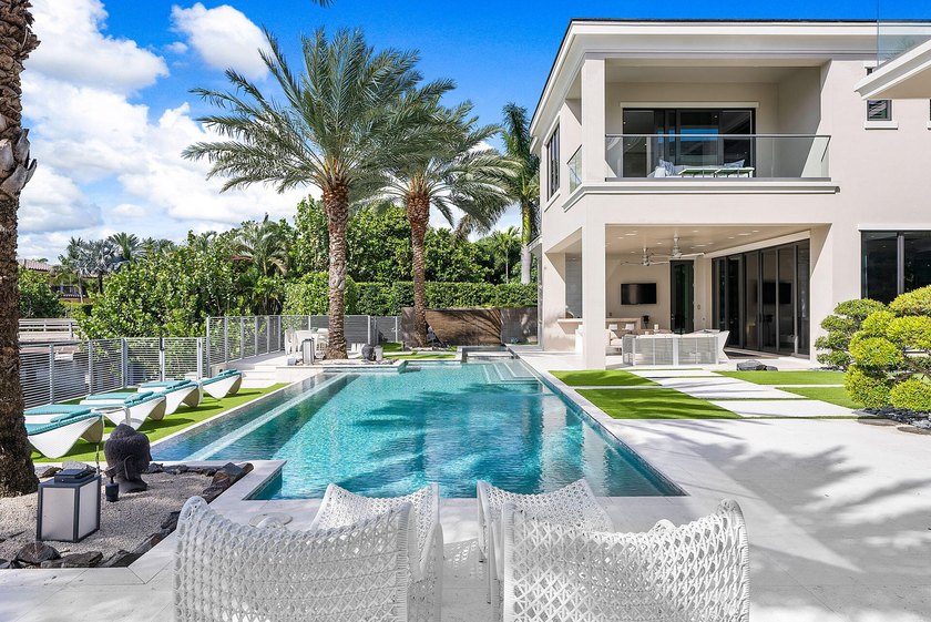 A commanding presence on Royal Palm Yacht &amp; Country Club's Grand - photo 28