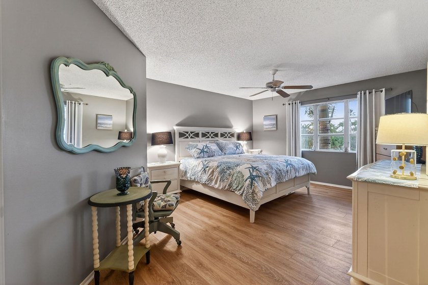 Welcome to 170 Seabreeze Circle in beautiful Jupiter, FL! Your - photo 32