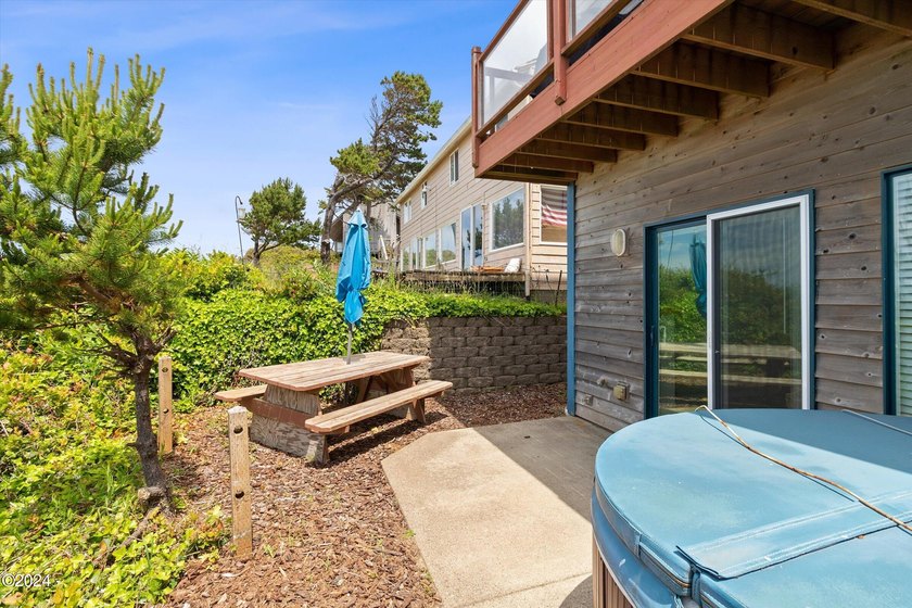 OCEANFRONT high bank townhome features sweeping ocean views that - photo 34