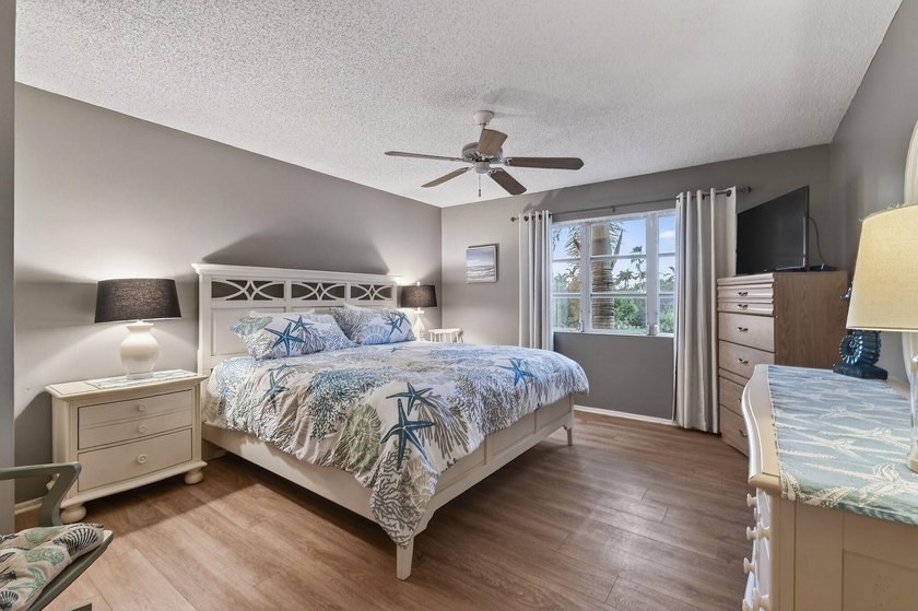 Welcome to 170 Seabreeze Circle in beautiful Jupiter, FL! Your - photo 34
