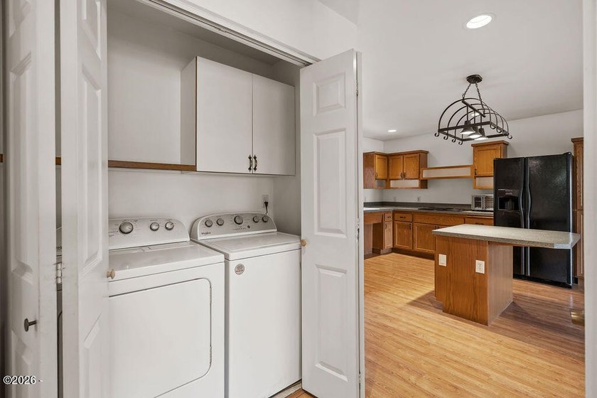 Rare, 5 bedroom, universally designed, lakefront, income - photo 37