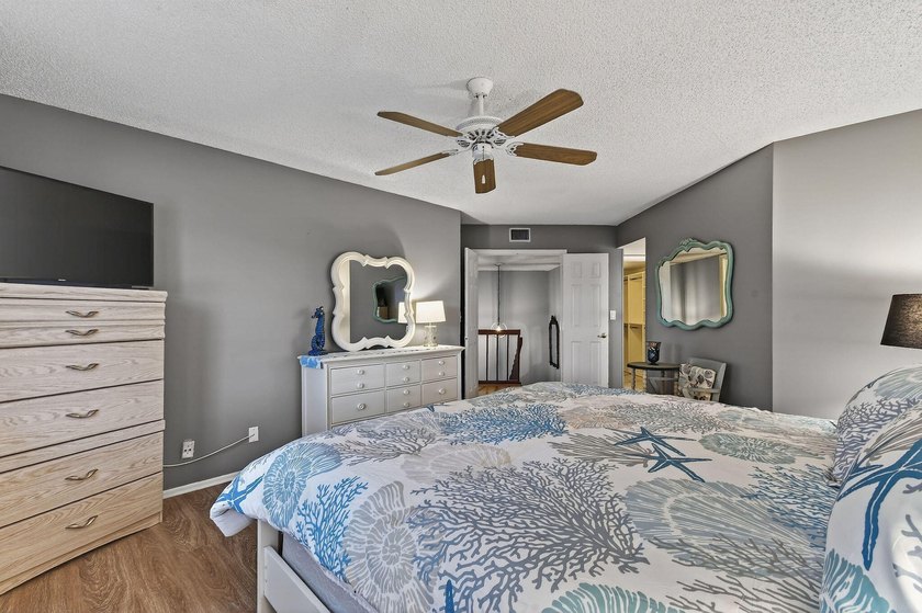 Welcome to 170 Seabreeze Circle in beautiful Jupiter, FL! Your - photo 37