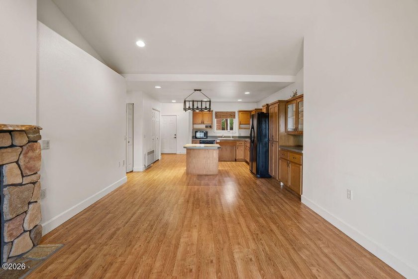 Rare, 5 bedroom, universally designed, lakefront, income - photo 42