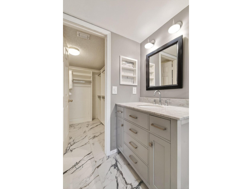 Welcome to 170 Seabreeze Circle in beautiful Jupiter, FL! Your - photo 42