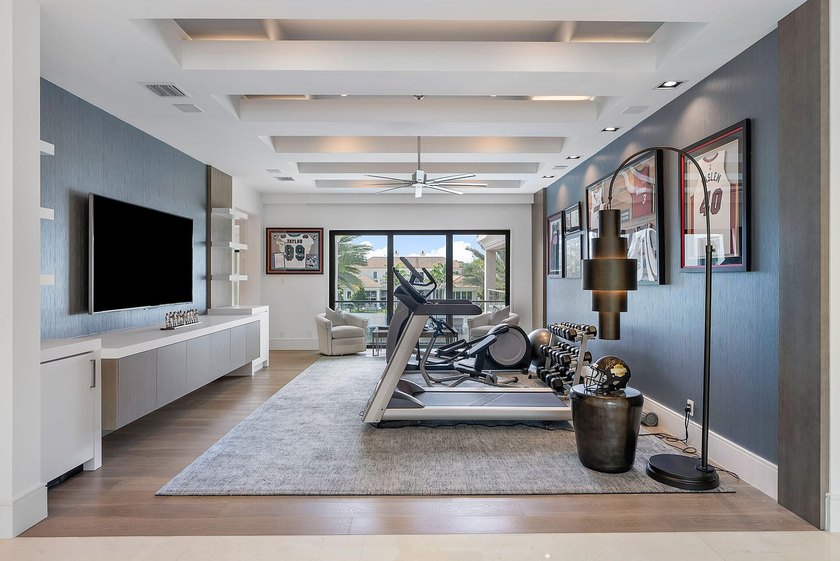 A commanding presence on Royal Palm Yacht &amp; Country Club's Grand - photo 42