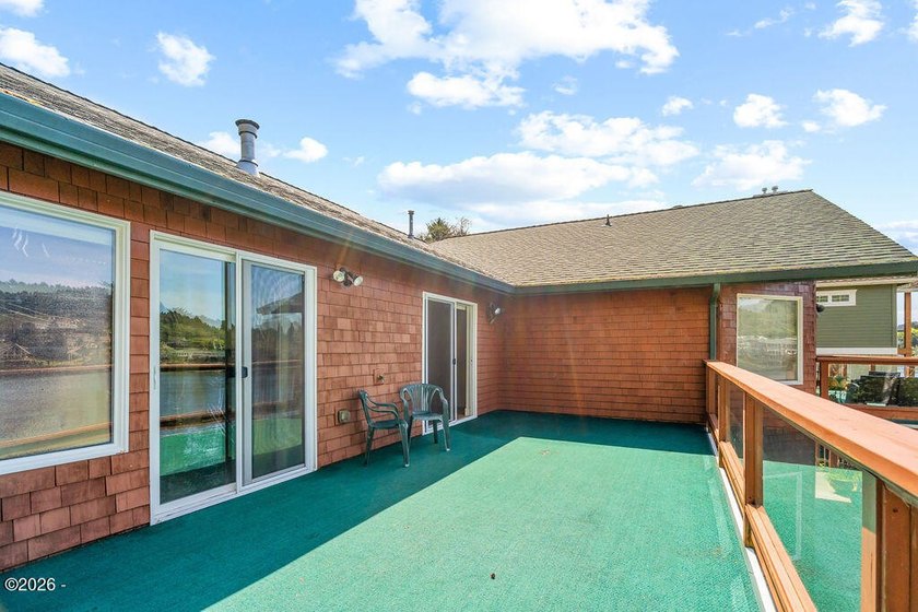 Rare, 5 bedroom, universally designed, lakefront, income - photo 46
