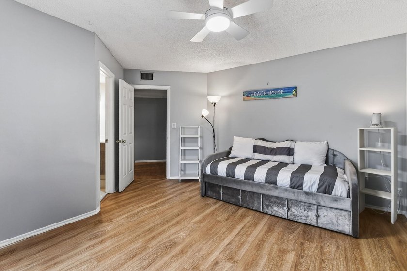 Welcome to 170 Seabreeze Circle in beautiful Jupiter, FL! Your - photo 51