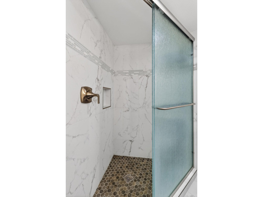 Welcome to 170 Seabreeze Circle in beautiful Jupiter, FL! Your - photo 53