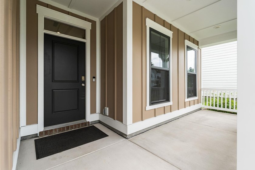 Better than new, this 3-bedroom, 2-bath home with a flexible - photo 7