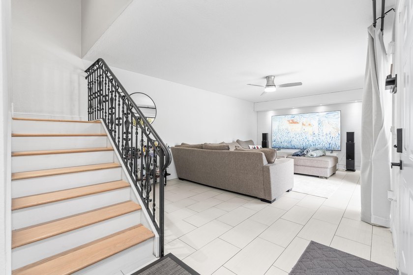 Beautiful 2-bedroom, 2 full and 1 half-bath home in a tranquil - photo 4