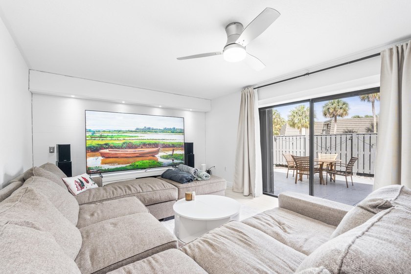 Beautiful 2-bedroom, 2 full and 1 half-bath home in a tranquil - photo 10