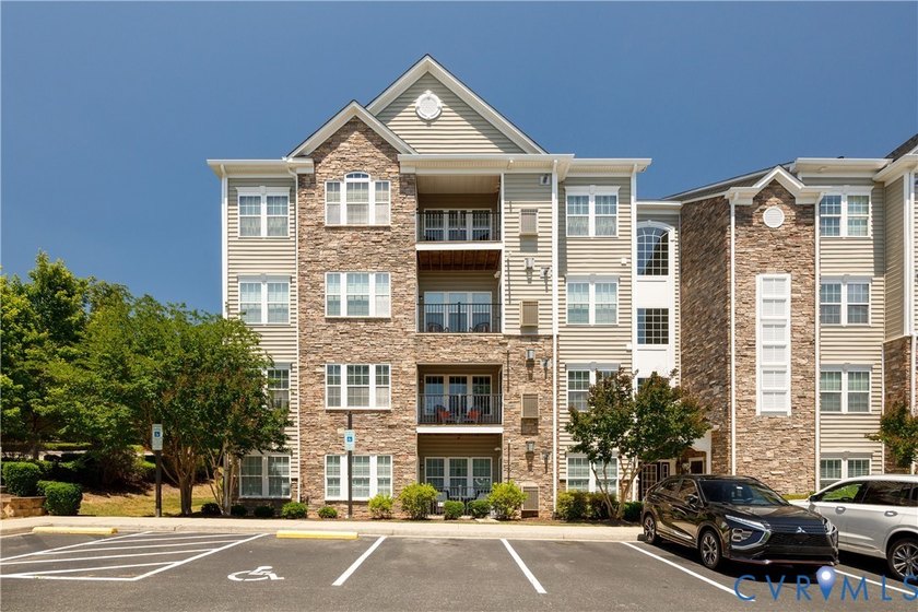 Welcome to effortless, maintenance-free living in the highly - photo 4