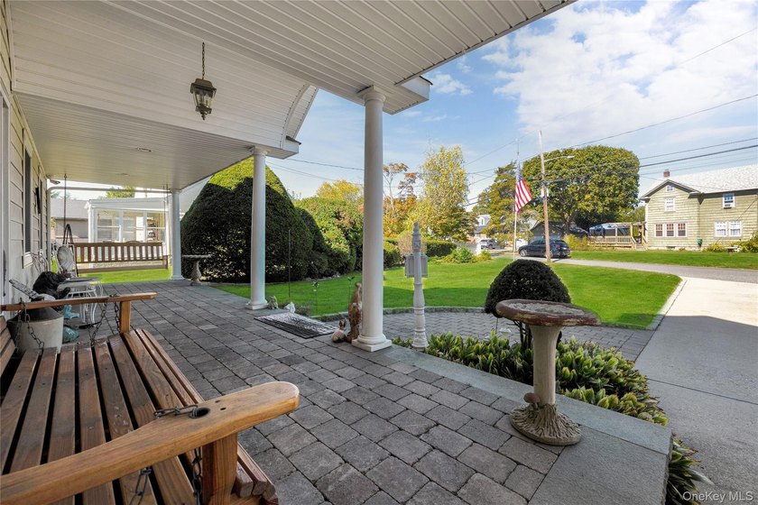 Experience luxury living in this sprawling custom Center Hall - photo 4
