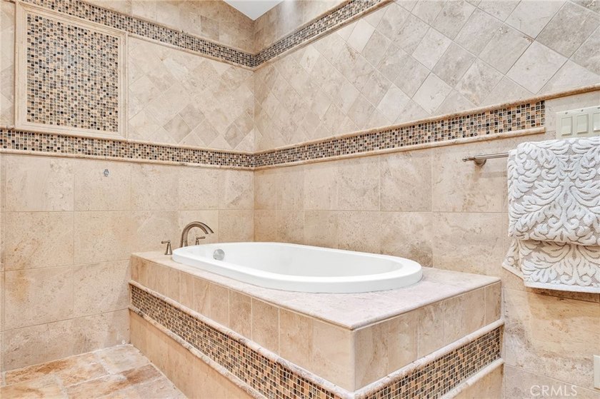 Welcome to your private resort retreat-an extraordinary single - photo 34