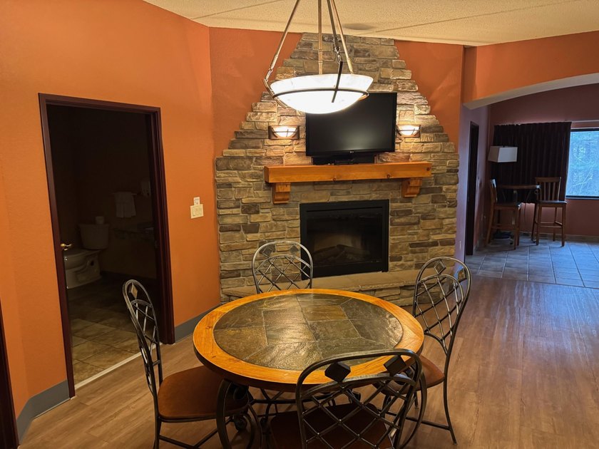 Welcome to the beautiful Chula Vista! Located right off the - photo 4