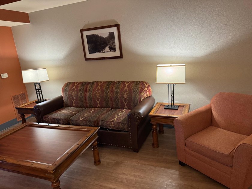 Welcome to the beautiful Chula Vista! Located right off the - photo 6