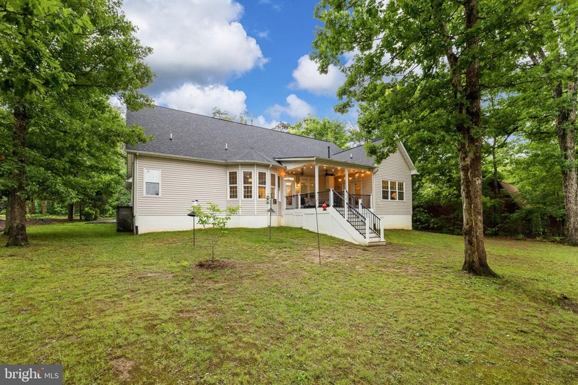 Welcome to 126 Yorktown Blvd - a home thoughtfully designed for - photo 3