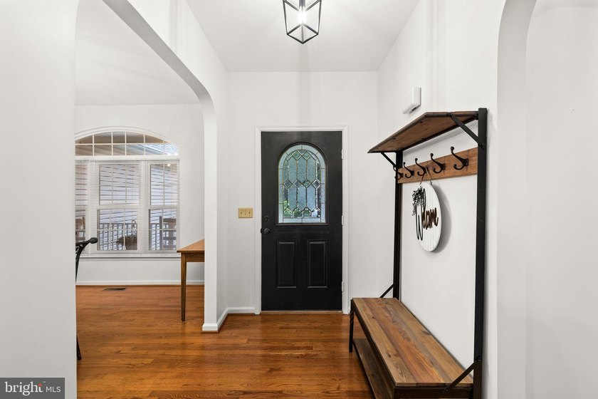 Welcome to 126 Yorktown Blvd - a home thoughtfully designed for - photo 8