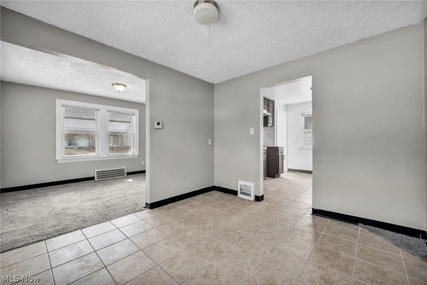 Welcome home to this beautifully updated and move-in ready - photo 11